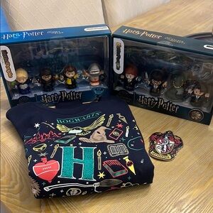 Harry Potter Gift set figurines light up shirt and iron on patch